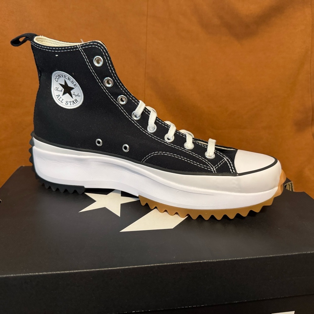 Converse Run Star Hike Hi Black and White High-Top Sneakers Platform Sole NWB